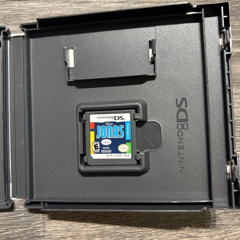 Disney Jonas Nintendo DS Game Complete Case Manual 2009 Y2K 00s Music - Picture 3 of 8